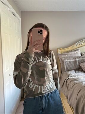 Hollister Camo Cropped Graphic Hoodie